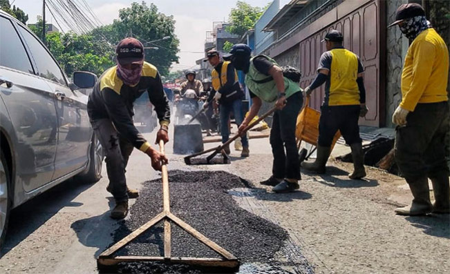 400 Aduan Jalan Rusak Masuk ke Pemkot Bandung, Termasuk dari Warga Cirebon, Jateng dan Jambi