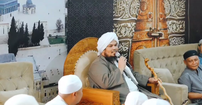 Ustaz Derry Sulaiman Tepis Tudingan Islamisasi soal Figur Publik Mualaf: Jangan Salah Paham ya!