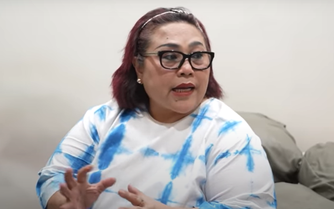 Curhat Warungnya Sepi dan Sering Dapat Kiriman Benda Mistis, Nunung: Hanya Bisa Doa