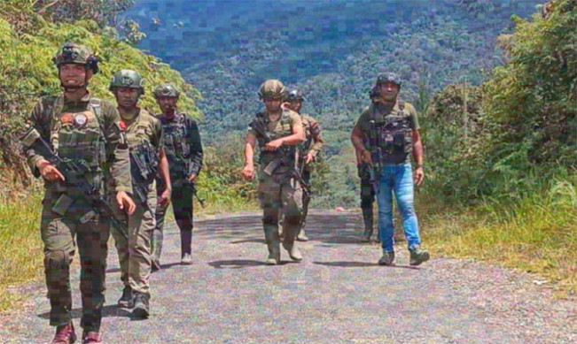 KKB Intan Jaya Baku Tembak dengan Aparat, Lokasi Pelaku Diduga dari Kampung Bazemba