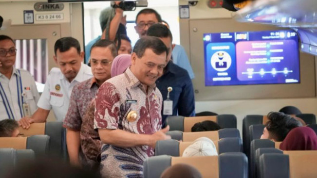 Keren! Gubernur Luthfi dan Wagub Taj Yasin Jemput Warganya untuk Mudik Bareng dari Jakarta ke Jateng