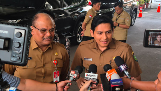 Lucky Hakim yang Kena Sanksi Gara-gara Liburan ke Jepang Hari Ini Magang di Kemendagri Ini Tugasnya!