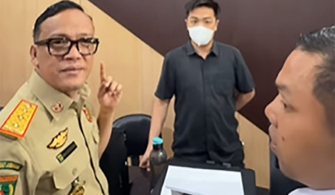 Instagram Diserbu Pekerja, Wamenaker Ebenezer: Miris! Ada yang Ijazahnya Ditahan 21 Tahun