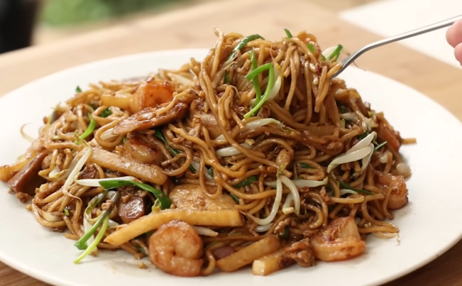Resep Bakmi Goreng Ala Chef Devina Hermawan, Praktis dan Seenak Restoran Chinese