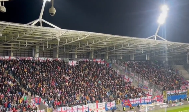 Usai Tim Kesayangan Menang, Suporter Crystal Palace Malah Nyanyikan Lagu Sindir Rusia