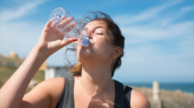 Ngeri, Ilmuwan Sebut Air Minum Kemasan Mungkin Mengandung Mikroplastik Penyebab Kanker