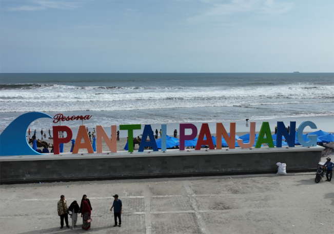 Rawan Terseret Arus, Pengunjung Pantai Panjang Diingatkan tidak Berenang