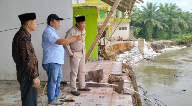 Wagub Bengkulu Rosjonsyah Janji Tindaklanjuti Masalah Abrasi Sungai Alas