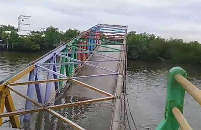 Jembatan Panglima Sampul di Meranti Roboh, tak Ada Korban Jiwa