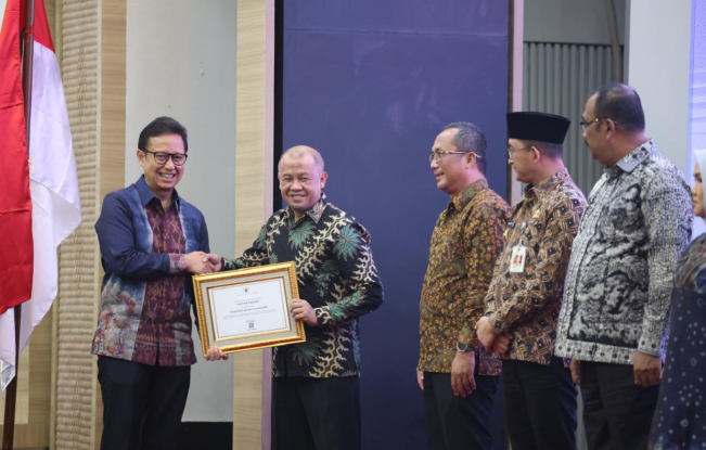 Kota Bandung Raih Penghargaan Kawasan Tanpa Rokok Pastika Parama