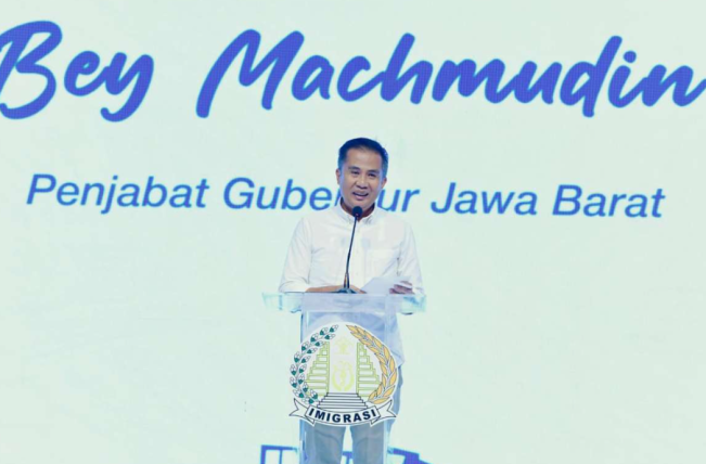 Bey Machmudin Usul Layanan Keimigrasian Ditambah di Kawasan Pusat Perbelanjaan