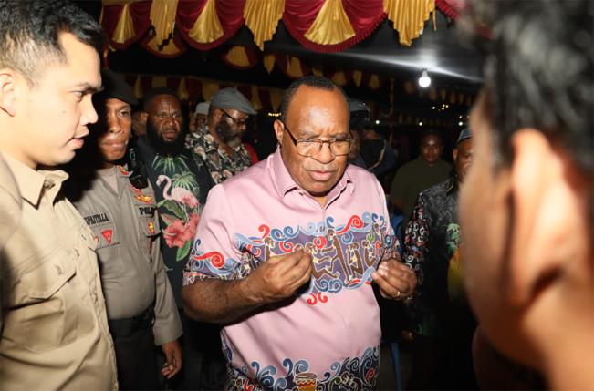Papua Tengah Provinsi Termiskin, Calon Gubernur Wempi Wetipo Punya Harta Jumbo