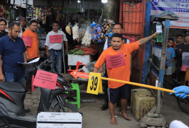 Rekonstruksi Kasus Pembakaran Rumah Wartawan Sempurna Pasaribu di Kabanjahe