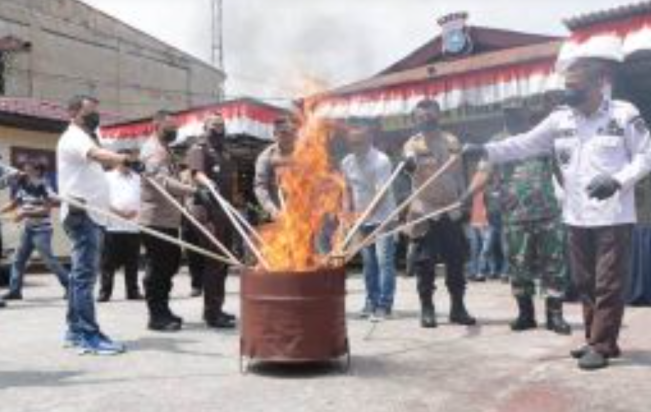 7 Kg Ganja Kering Dimusnahkan, Polisi: 14.000 Orang Berhasil Diselamatkan