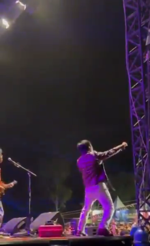 Jaket Kulit Rian D'Masiv Selamatkannya dari Sambaran Api Saat Manggung