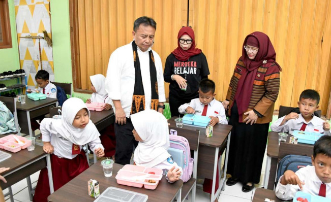 Tinjau MBG di Sumedang, Setda Jabar: Juga akan Digelar di Sukabumi, Subang, Majelengka