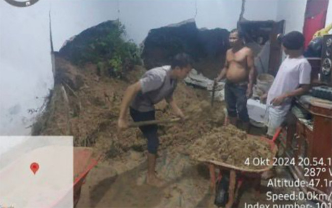 Banjir dan Tanah Longsor Menghantam Padang Pariaman Sumatera Barat