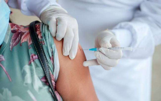 Ilustrasi vaksinasi Covid-19/Foto: FRANK MERIÑO, pexels.com: