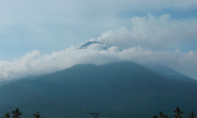 Gunung Lewotobi Laki-Laki tak Dapat Diprediksi, Mayarakat harus Dievakuasi dan Tetap Waspada