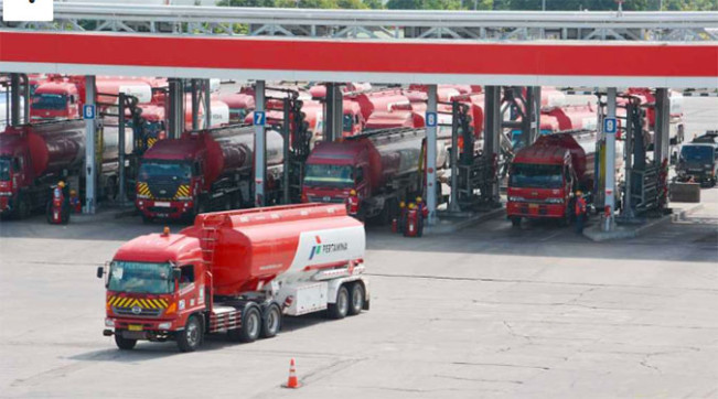 Ilustrasi aktivitas di depo pengisian BBM Pertamina. (Dok.Pertamina)