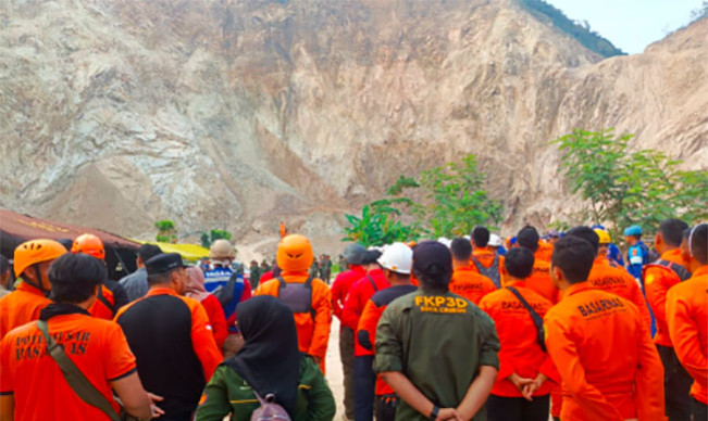 Tanah tidak Stabil! Operasi Pencarian Korban Longsor Gunung Kuda Cirebon Resmi Dihentikan