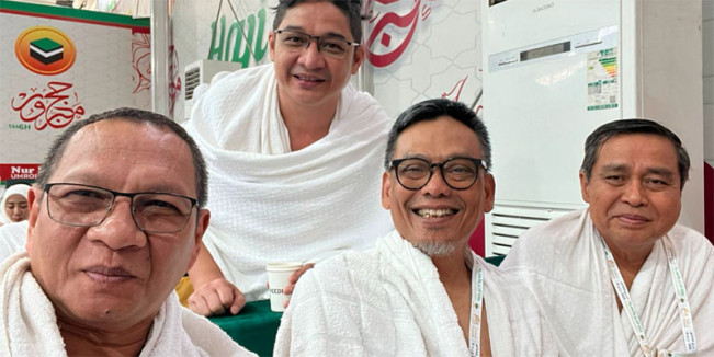 Anggota Timwas Haji DPR, Abdul Fikri Faqih bersama tim saat pemantauan ibadah haji di Makkah, Jumat (6/6/2025). Foto: dpr.go.id/rdn/vel