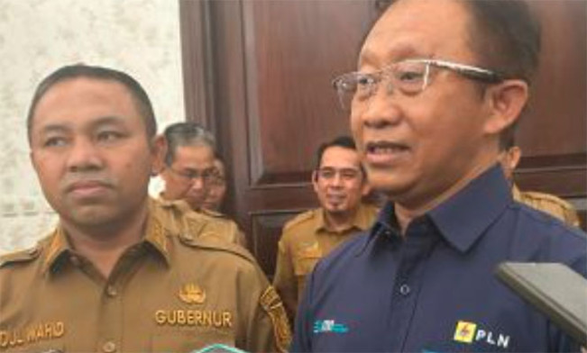 Gubernur Riau Abdul Wahid  usai rapat dengan PLN Pusat/Foto: mediacenter.riau