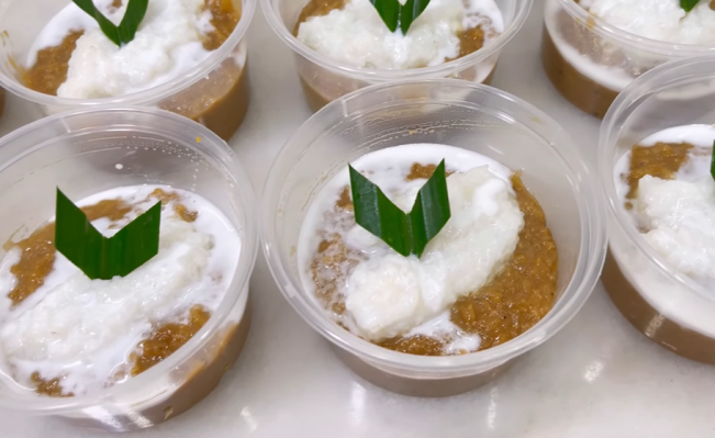 Bubur Merah Putih atau Jenang Sengkolo. (YouTube/ika mardatillah)