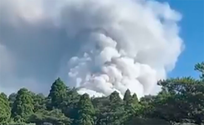 Gunung Berapi Shinmoedake Jepang Meletus di Tengah Kekhawatiran Bencana 5 Juli