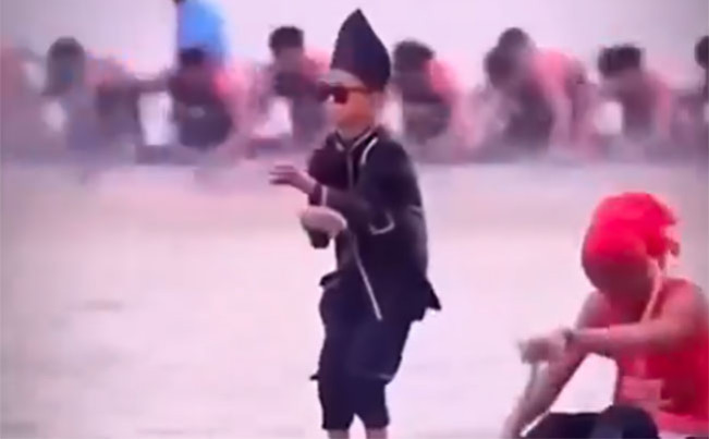 Rayyan Arkan Dikha beraksi menari di perahu yang melaju kencang/Foto: X (twitter) Info Suporter Indonesia