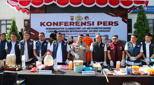 Pengungkapan kasus Laboratorium Narkoba di Meruya Selatan, Jakarta Barat/Foto: Humas Polri
