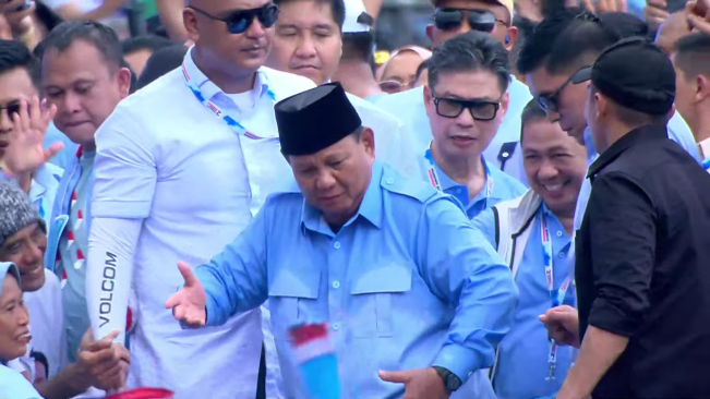 Joget Bukan Sembarang Joget! 'Jurus' Prabowo Subianto Ngeles dari Bidikan Snipper
