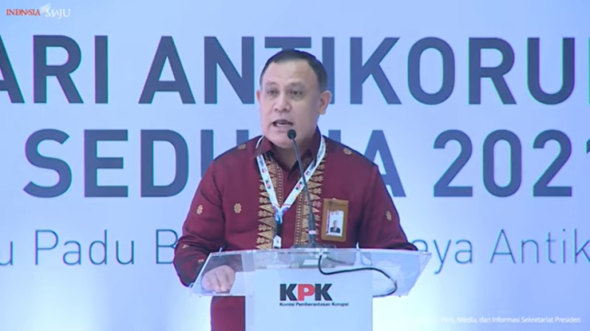 Tiba di Jayapura, Firli Bahuri Dampingi Penyidik KPK Periksa Lukas Enembe