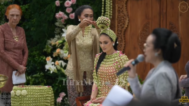 Luna Maya dan Maxime Bouttier Jalani Prosesi Siraman dari 7 Sumber Bermakna