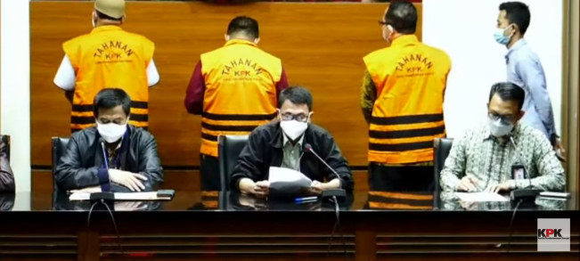 OTT KPK, Hakim dan Panitera PN Surabaya Tersangka