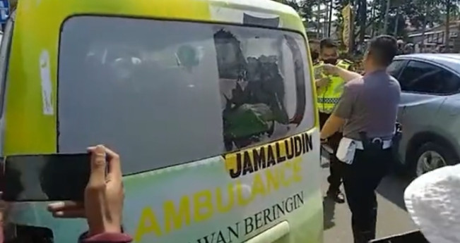 Ambulan Milik Anggota Partai Golkar Bernama Jamaludin Kelabui Petugas Polres Bogor