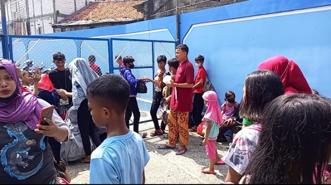 Wisata Kolam Renang Membludak, Pengelola Terapkan Pembatasan Pengunjung