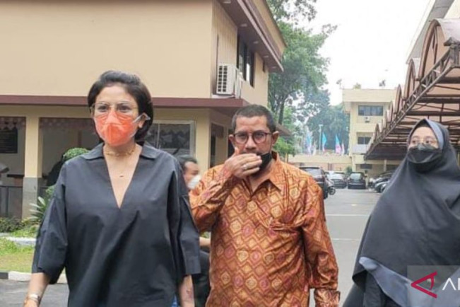 Drama Nikita Mirzani, Menangis dan Tebata-bata Baca Eksepsi