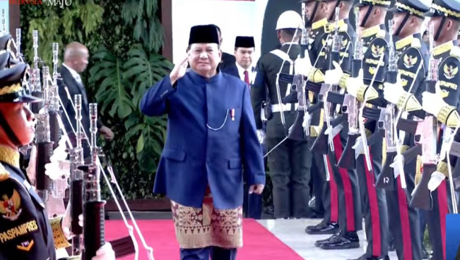Pakai Beskap Betawi, Prabowo Tiba di Gedung MPR Siap Dilantik Jadi Presiden RI 2024-2029