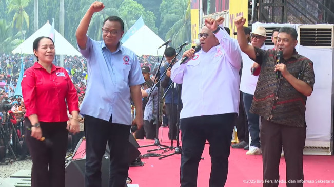 Dihadapan Prabowo, Buruh Sampaikan 6 Tuntutan Saat May Day 2025 di Monas