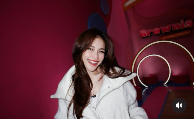 Wajah Close Up Ayu Ting Ting di Kamera jadi Omongan, Aplikasi Filter Disinggung