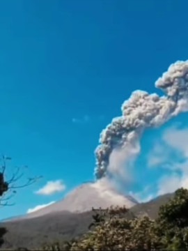 Pernah Renggut 10 Nyawa, Kini Gunung Lewotobi Mengamuk Lagi, Waspadai Banjir Lahar..!!