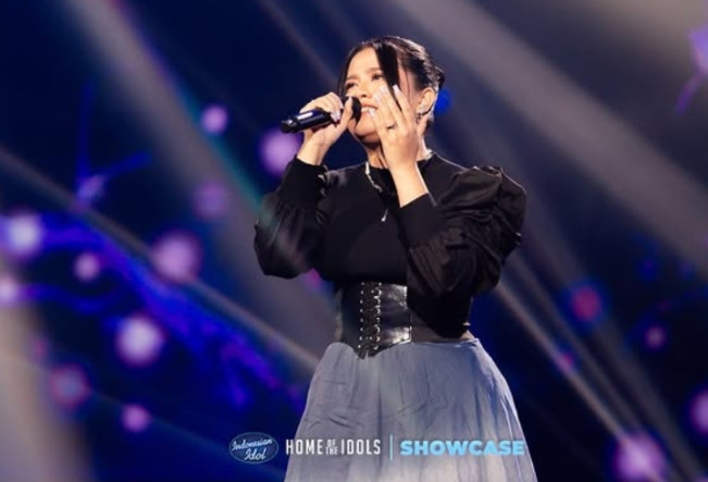 Dapat 5 Standing Ovation, Shabrina Leanor Pukau Para Juri di Live Showcase Indonesian Idol XIII