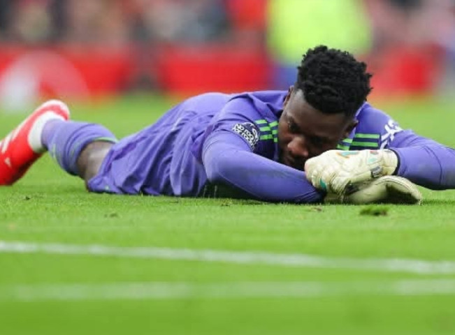 Dipecundangi Brighton, Kiper MU Andre Onana Langsung Dicibir Netizen Lewat Aksi Blundernya