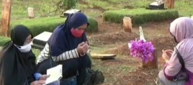 Bagaimana Hukum Wanita Haid Ziarahi Kubur? Simak Ulasannya
