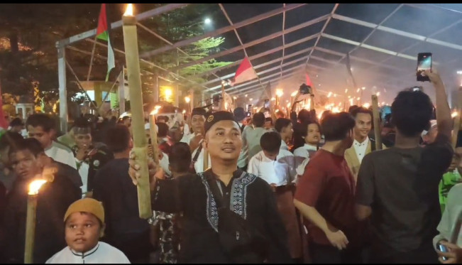 Suasana Pawai Obor di Medan, Sukacita Sambut Ramadan 1446 H