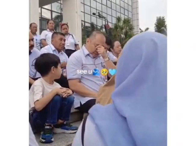 Haru, Bos Sritex Tak Kuasa Menahan Tangis Saat Berpisah dengan Ribuan Karyawannya