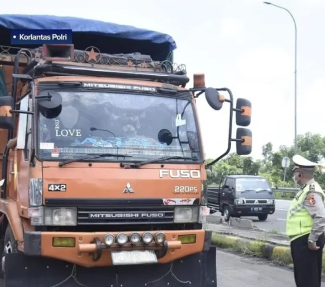 Mulai Besok, Pengusaha Truk Mogok Operasi : Imbas Pembatasan Operasional Selama Lebaran