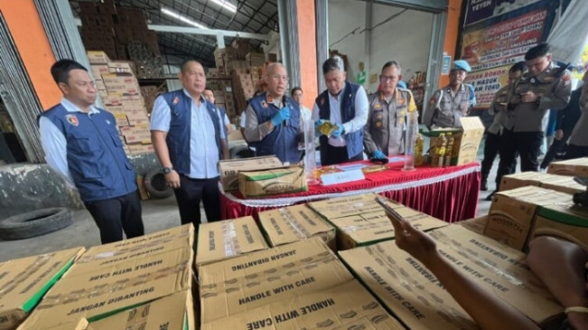 Ditreskrimsus Polda Kalsel Sita 3,2 Ton Minyakita Palsu yang Telah Beredar di Masyarakat