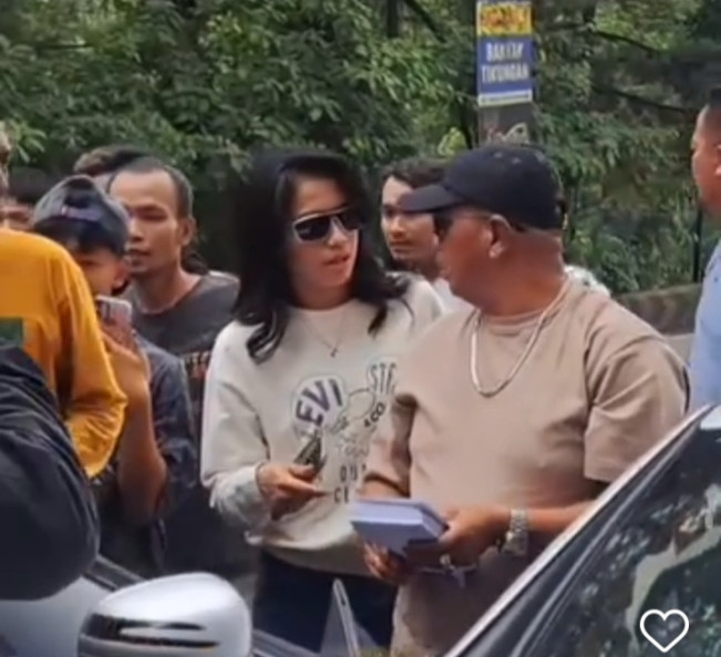 Viral, Crazy Rich Fadlul Efendi Bagikan THR ke Konten Kreator dan PKJR Sitinjau Lauik